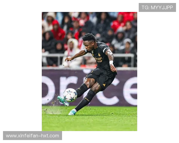 安切洛蒂训练排出424阵型维尼修斯与罗德里戈携手锋线争胜